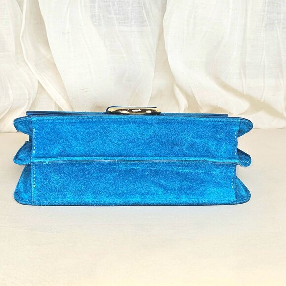 Banana Republic Blue Suede Crossbody Clutch – Gold Ring Closure – NWT - Picture 5 of 16